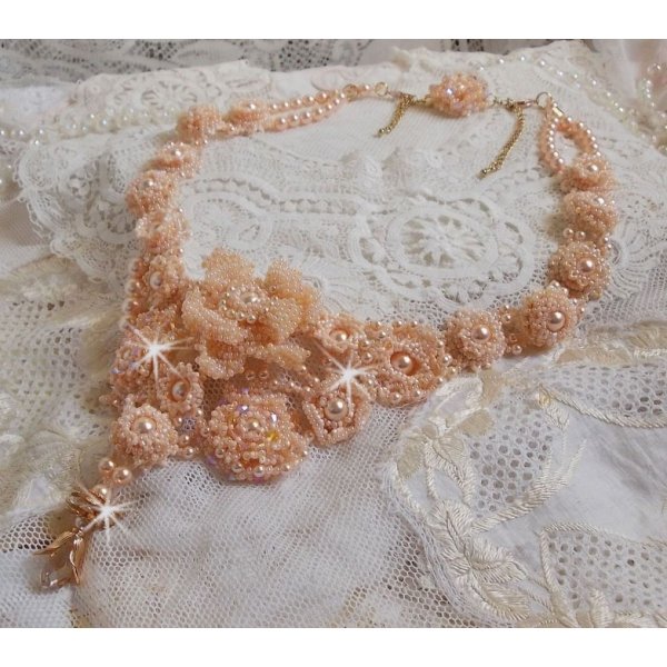 Colar Idylle Beaut&eacute; Haute-Couture, nada mais que p&eacute;rolas Swarovski e p&eacute;rolas de sementes 