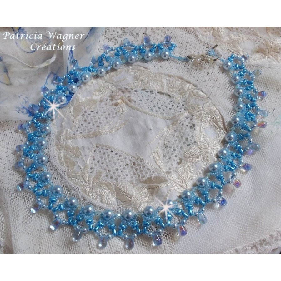 Colar Azur claro com pérolas de cristal Swarovski e gotas de vidro