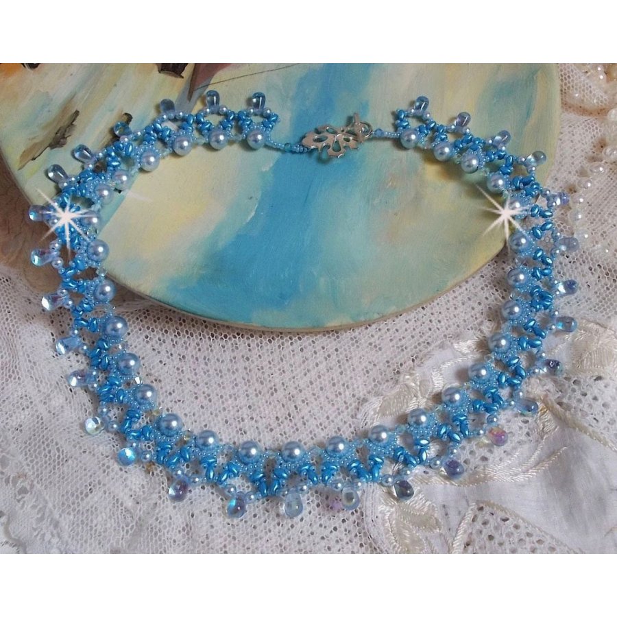 Colar Azur claro com pérolas de cristal Swarovski e gotas de vidro