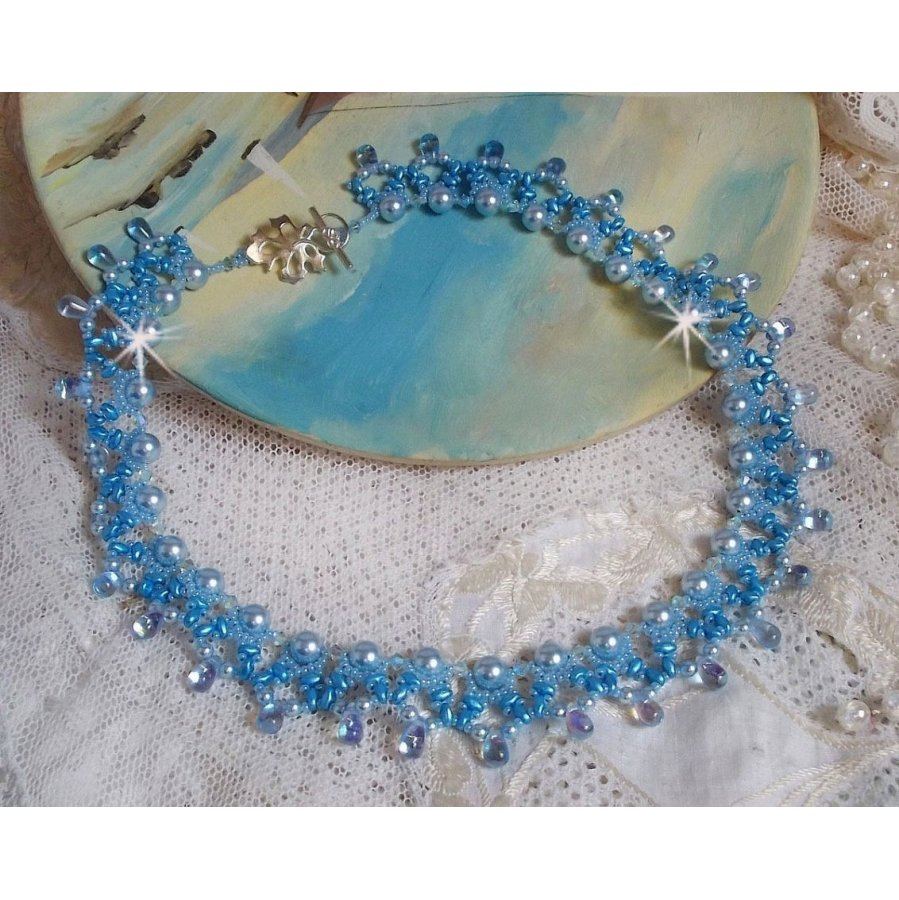 Colar Azur claro com pérolas de cristal Swarovski e gotas de vidro