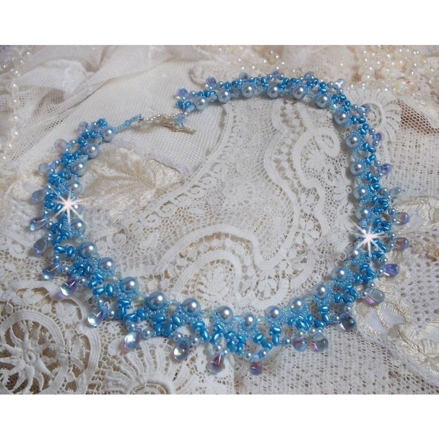 Colar Azur claro com pérolas de cristal Swarovski e gotas de vidro