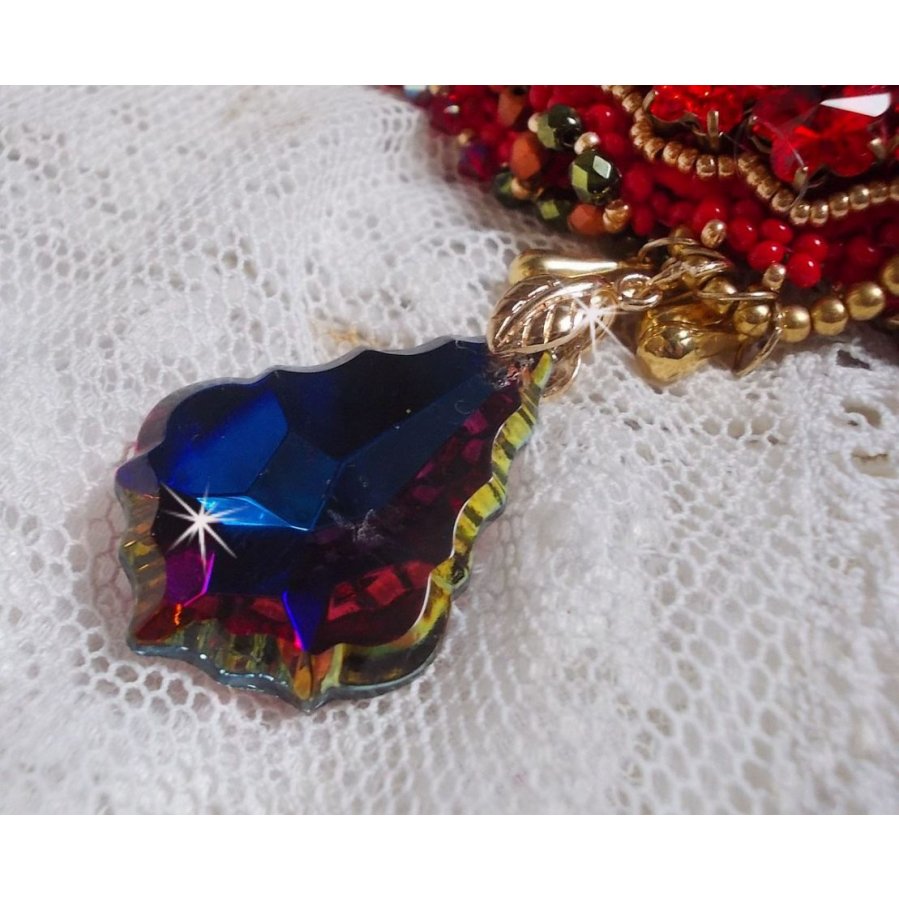 Colar Mia Haute-Couture Barroco/Vintage bordado com cristais Swarovski, banhado a ouro, contas de várias qualidades