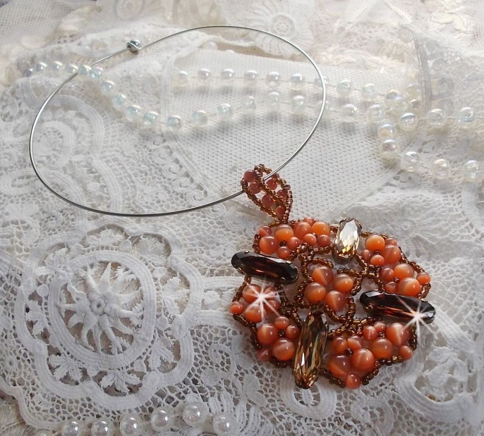 Colar pendente de outono com cristais Swarovski e contas de vidro para os olhos dos gatos