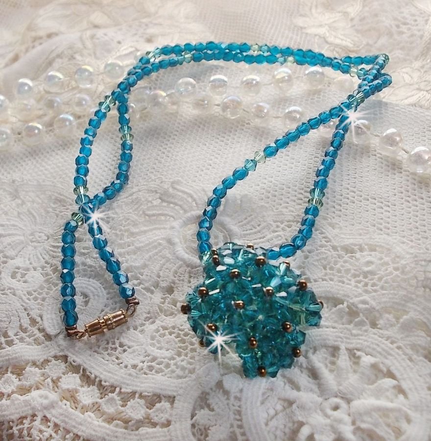 Colar pingente de esmeralda com gira-discos de cristal Swarovski e facetas