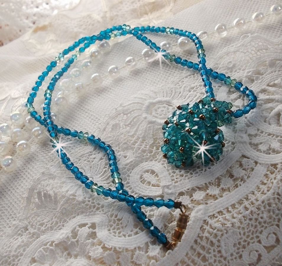 Colar pingente de esmeralda com gira-discos de cristal Swarovski e facetas