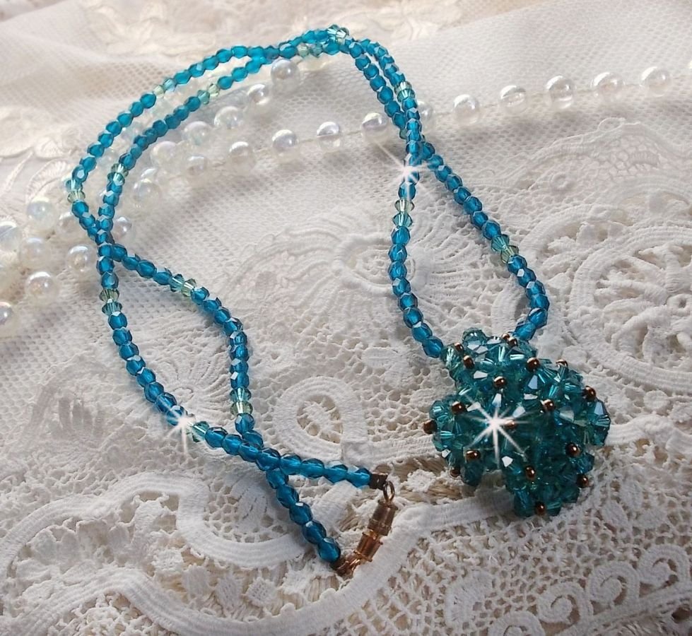 Colar pingente de esmeralda com gira-discos de cristal Swarovski e facetas