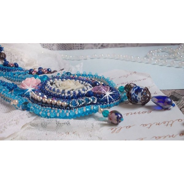 Colar Belle Epoque, Haute-Couture bordado com cristais Swarovski e várias belas pérolas