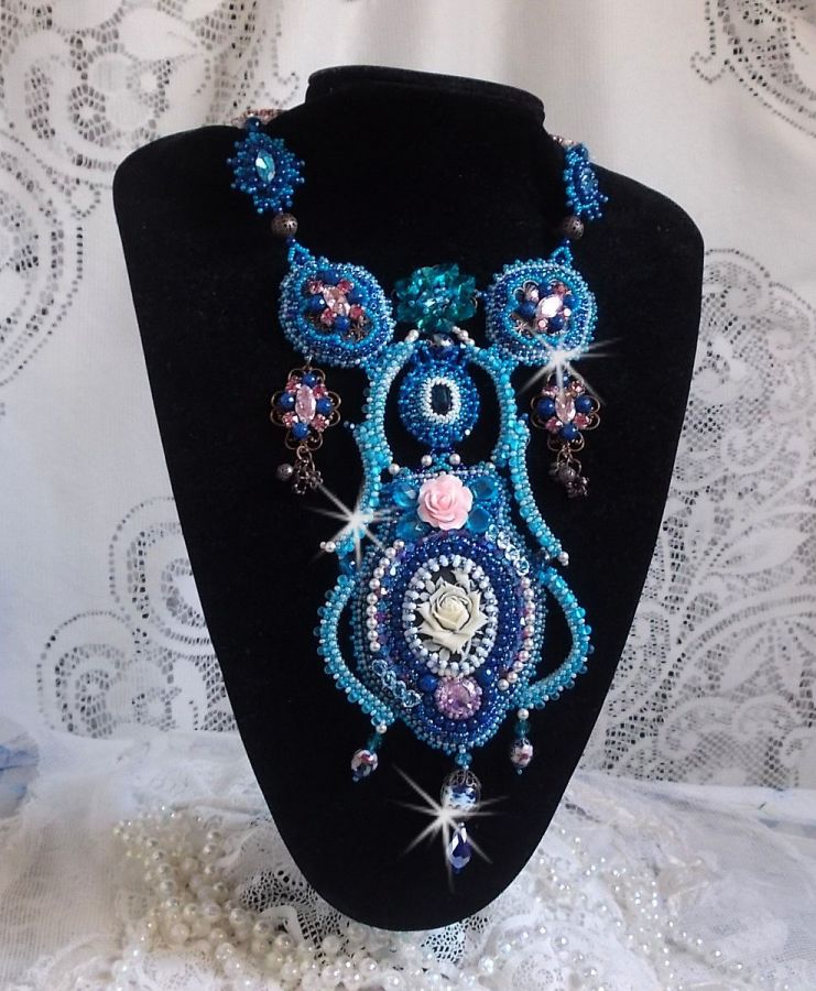 Colar Belle Epoque, Haute-Couture bordado com cristais Swarovski e várias belas pérolas
