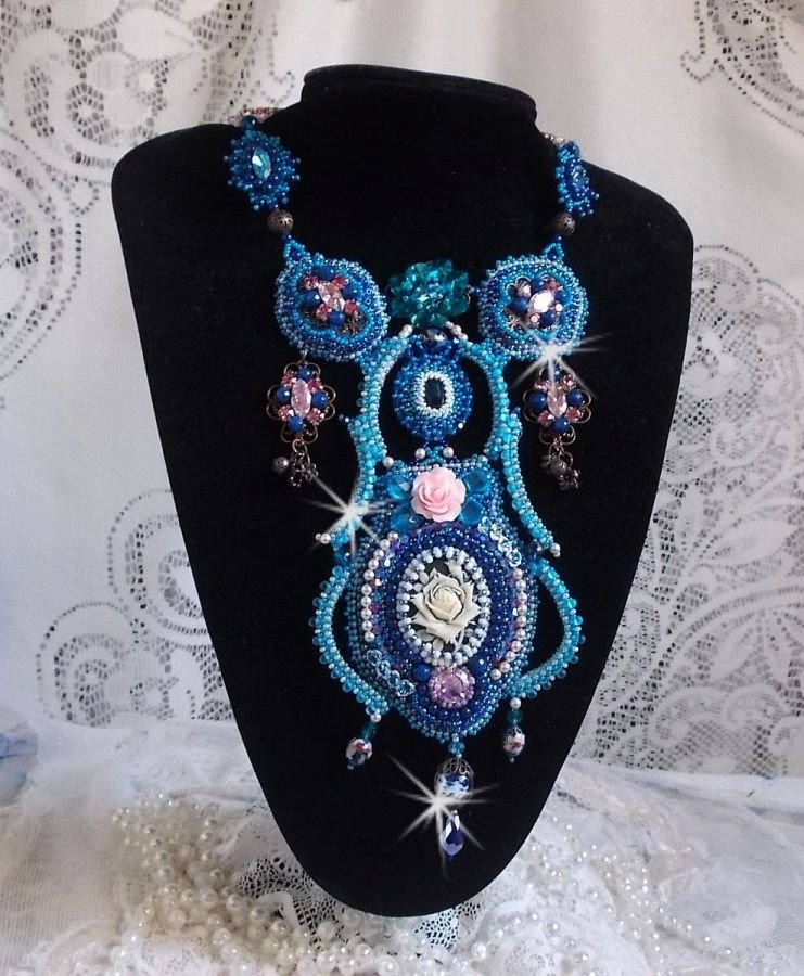 Colar Belle Epoque, Haute-Couture bordado com cristais Swarovski e várias belas pérolas