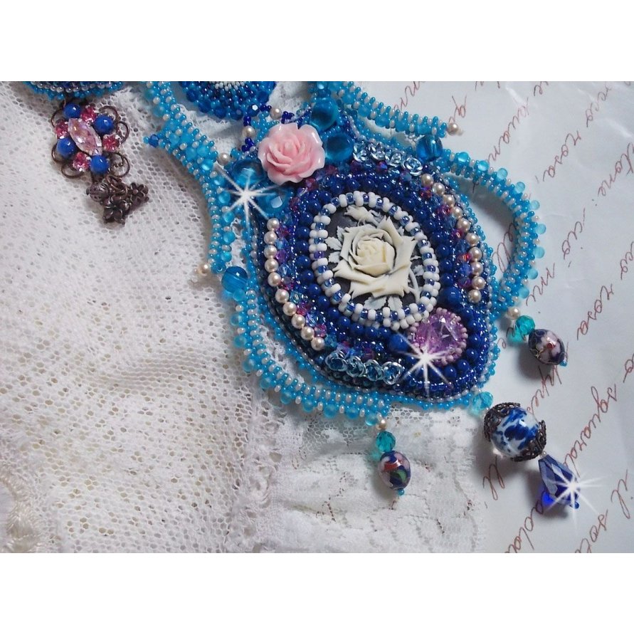 Colar Belle Epoque, Haute-Couture bordado com cristais Swarovski e várias belas pérolas