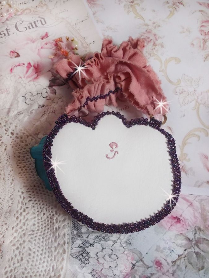 Colar Jardin Poétique com renda, cristais Swarovski, pérolas, contas de sementes, prata dourada 18K e pérolas semi-preciosas