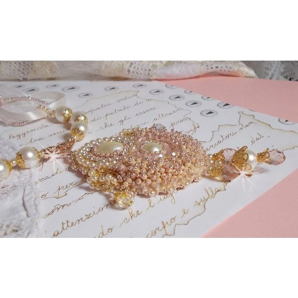 Colar Poudre de Riz bordado com cristais Swarovski, acessórios folheados a ouro, contas de pérolas e contas de sementes