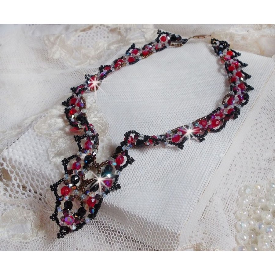 Colar de rubi e preto com facetas de cristal Swarovski e fiadeiras