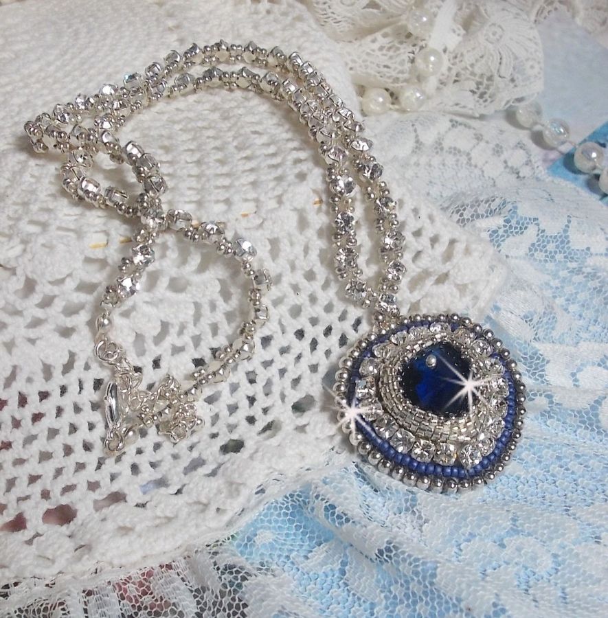 Colar safira azul com coração de cristal Swarovski, contas de prata Miyuki, luneta, fecho de prata 925/1000 e corrente de extensão