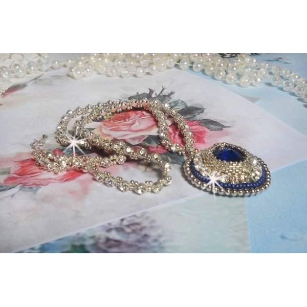 Colar safira azul com coração de cristal Swarovski, contas de prata Miyuki, luneta, fecho de prata 925/1000 e corrente de extensão