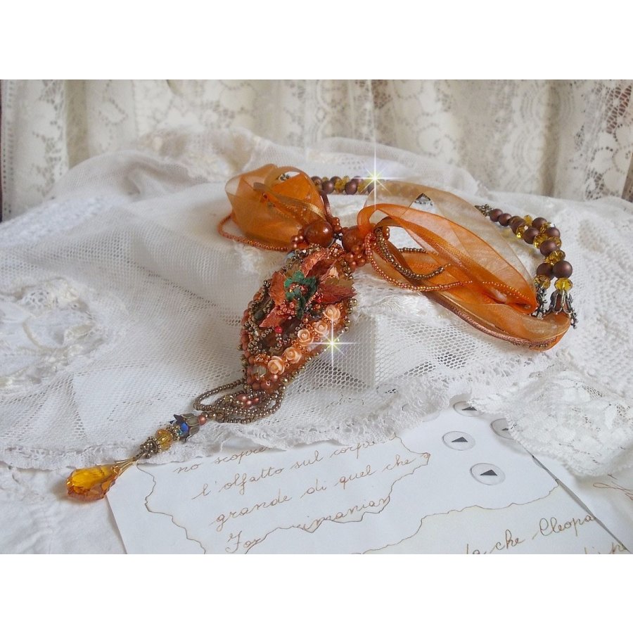 Souffle d'Automne Chic Pingente etnico, bordado com pérolas e cristal Swarovski 