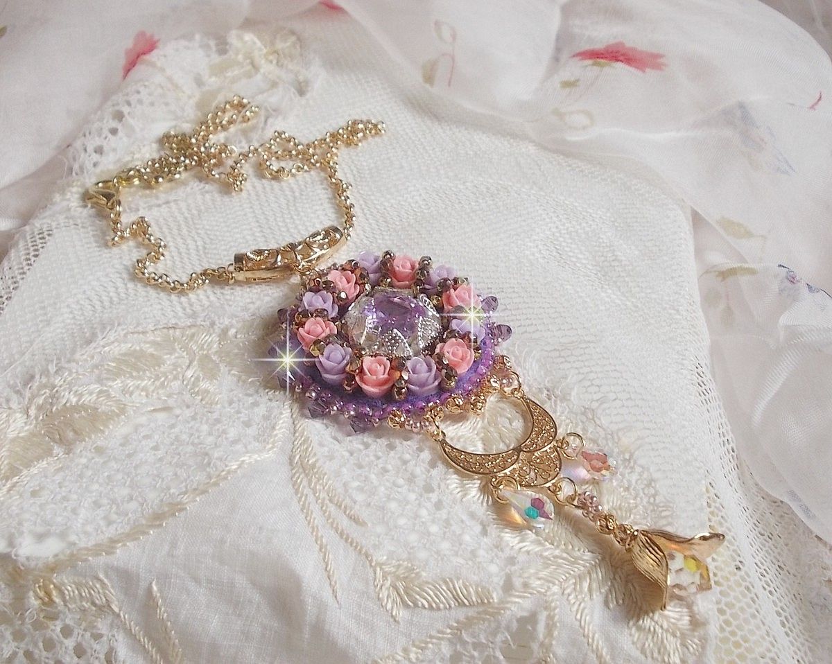 Colar pingente Ice Purple bordado com cristais Swarovski 