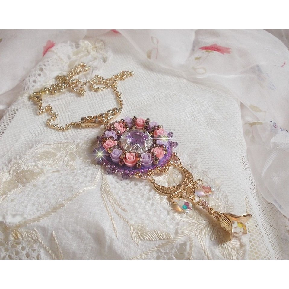 Colar pingente Ice Purple bordado com cristais Swarovski 