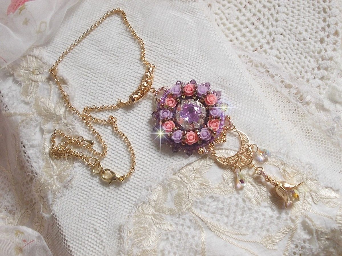 Colar pingente Ice Purple bordado com cristais Swarovski 