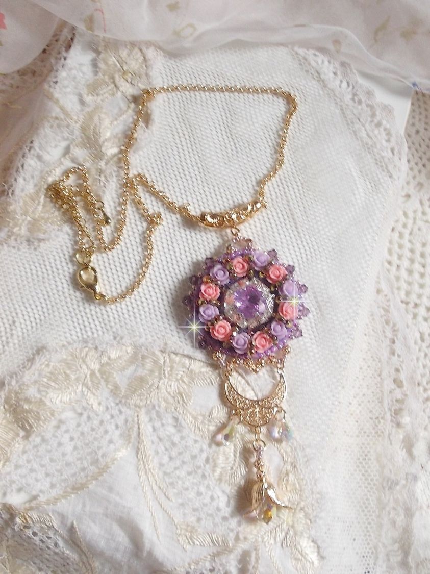 Colar pingente Ice Purple bordado com cristais Swarovski 