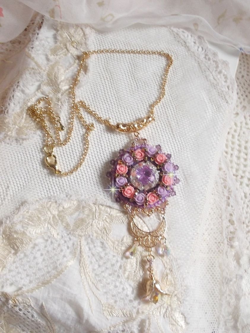 Colar pingente Ice Purple bordado com cristais Swarovski 