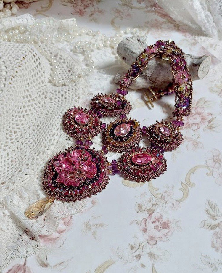 Majestic Crystal Haute-Couture Necklace com cabochons, bicones Swarovski Crystal, contas de vidro e contas de sementes de alta qualidade