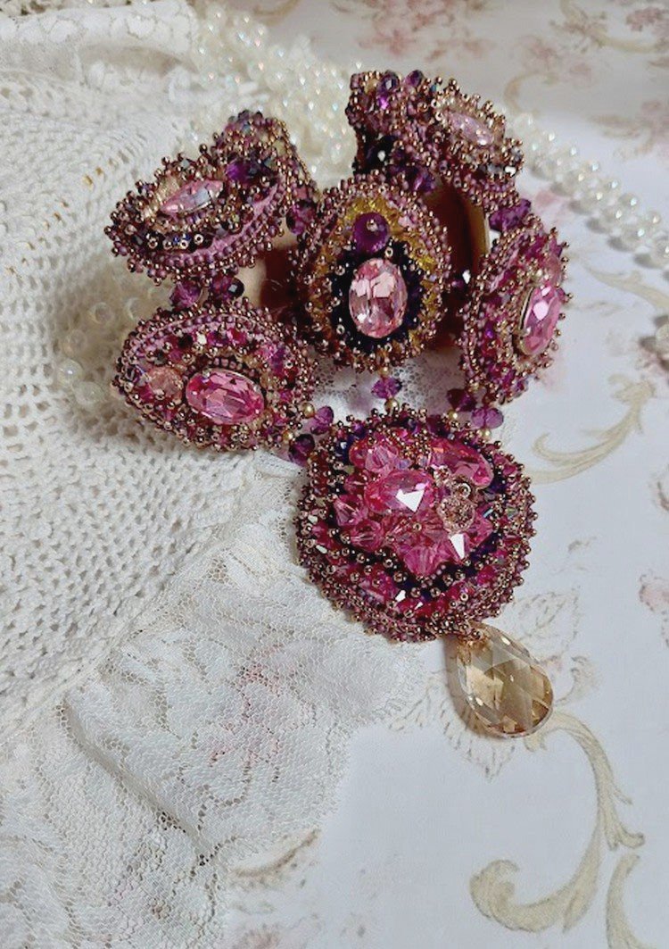 Majestic Crystal Haute-Couture Necklace com cabochons, bicones Swarovski Crystal, contas de vidro e contas de sementes de alta qualidade