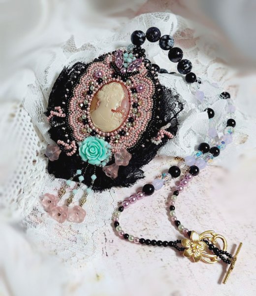 Colar de pingente Marquise bordado com p&eacute;rolas, uma renda muito bonita, uma j&oacute;ia sumptuosa 