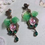 BO Coeur d'Anges criado com cabochons de ampliação, fita de organza, vários acessórios e cristais