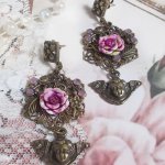 BO Secrets des Angelots criados com rosas de resina, quadros de Angelot, gravuras e cristais