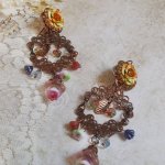 BO Flores francesas criadas com flores de sino, flores de sino, rosas e acessórios em Cobre envelhecido
