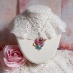 Pingente da Coroa Chic da Primavera criado com várias flores, pérolas, Murano, cristais, ametista e outros com uma corrente de prata