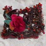 Belle Hélène bracelete em contas de sementes, flor de tecido, contas de pedra preciosa (calcita amarela/branca) e contas de sementes
