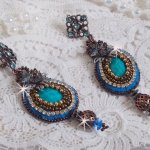 BO Ilycia Charmoso bordado com dois cabochons de face verde turquesa e cristais Swarovski