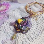 Pingente Lady Romantic bordado com renda roxa, acessórios banhados a ouro, contas de sementes Miyuki, contas de várias qualidades