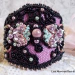 Pulseira de punho de marquesa bordada com cristais Swarovski, renda preta antiga de 1950, pérolas de água doce e pérolas de sementes