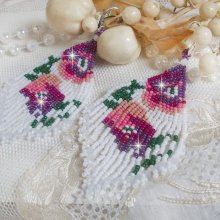 BO Flores de Cerejeira criadas com Branco Opaco, Rosa de várias tonalidades, Verde com Tucos