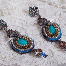 BO Ilycia Charmoso bordado com dois cabochons de face verde turquesa e cristais Swarovski