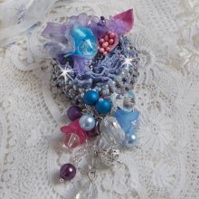 Mademoisellle Bluse Haute-couture broche bordado com cristais Swarovski, pérolas, flores Lucite e belas missangas de sementes
