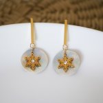 Brincos da coleção 'Les nacrées', flocos de ouro