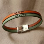 Pulseira duo em pele para homem personalizável com gravação