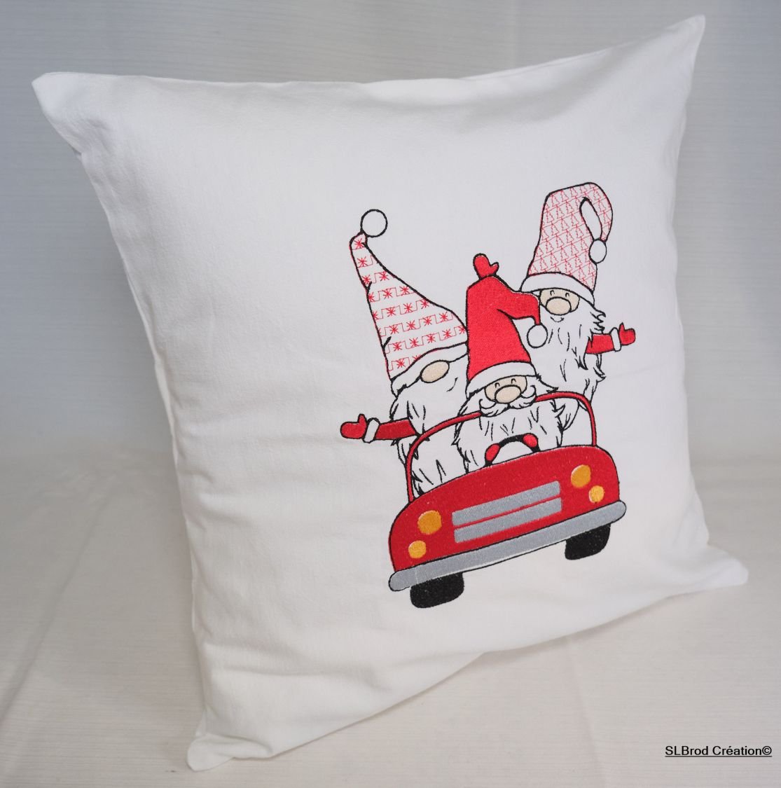 Almofada de Natal para cobrir os Gnomos no carro
