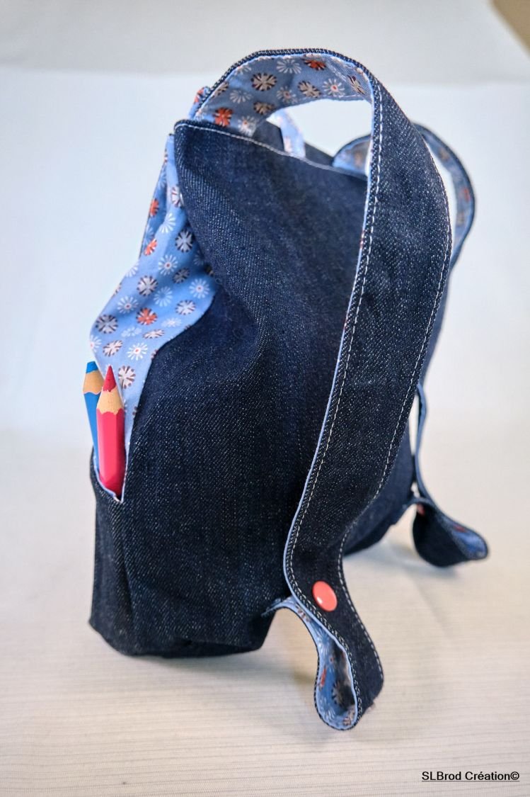 Mochila infantil bordada com touro de calças de ganga, personalizável