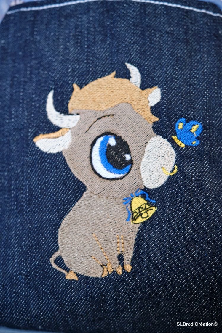 Mochila infantil bordada com touro de calças de ganga, personalizável