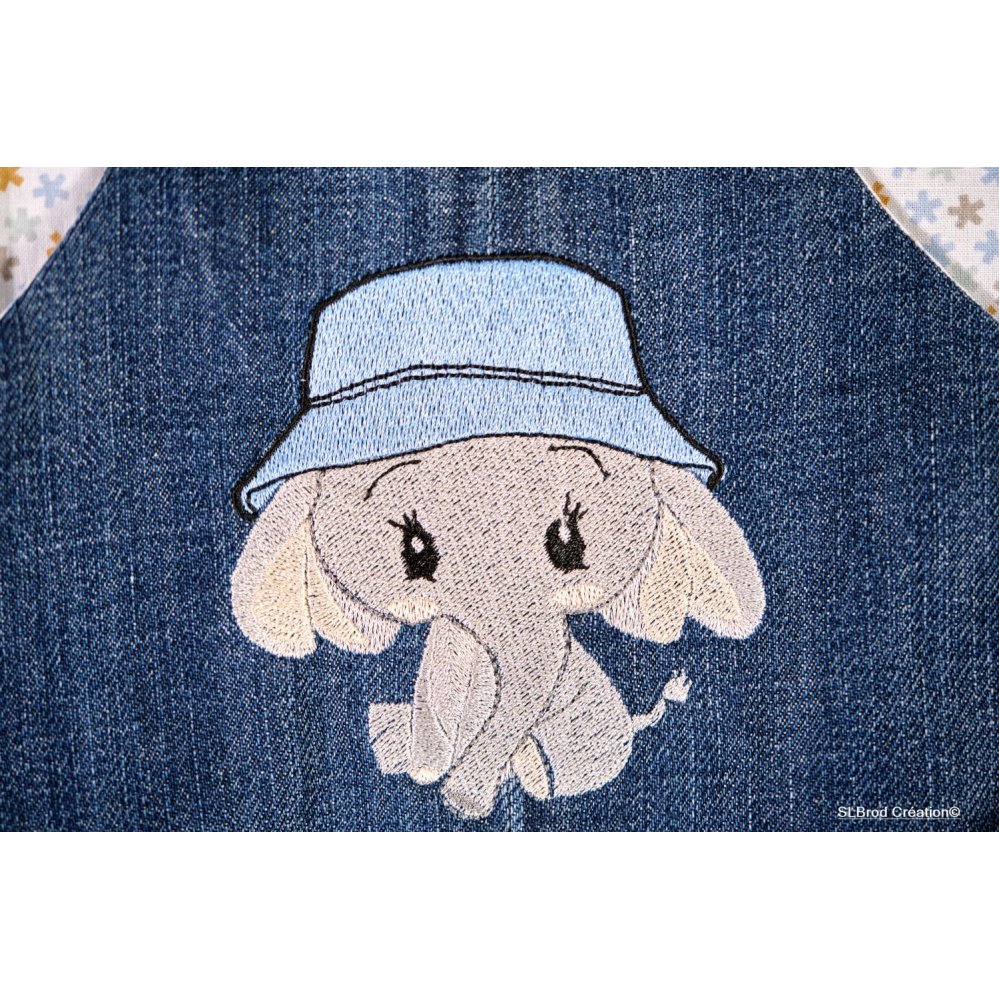 Mochila de criança bordada com chapéu azul, personalizável