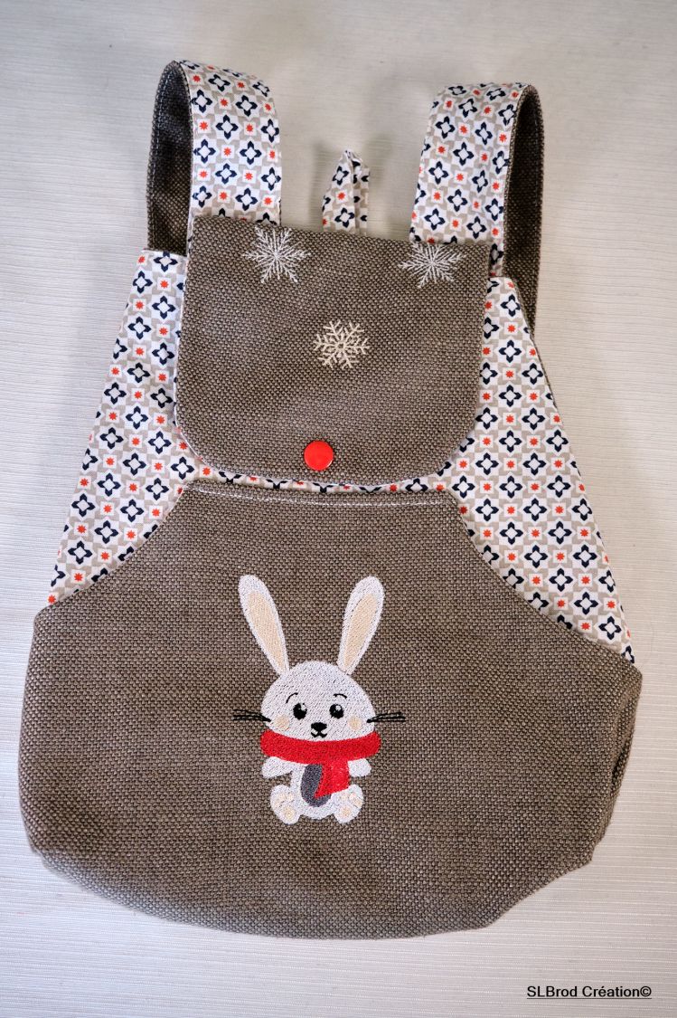 Mochila de criança bordada com lenço de coelho vermelho para personalizar