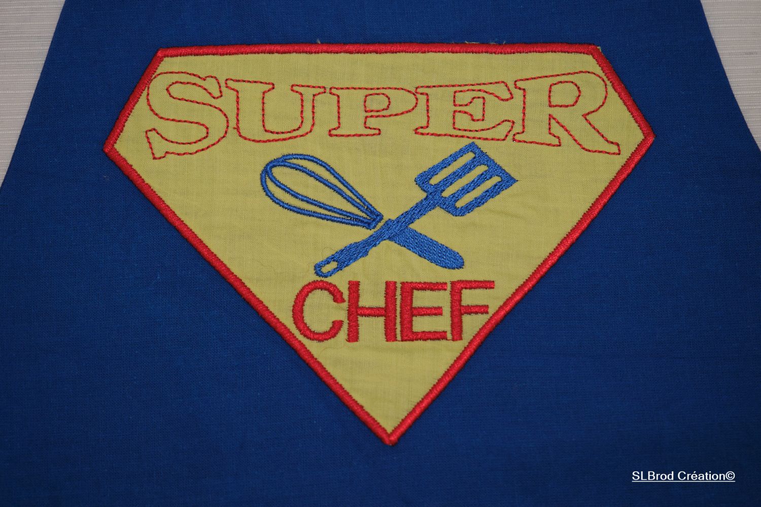 Avental infantil bordado pelo super chef