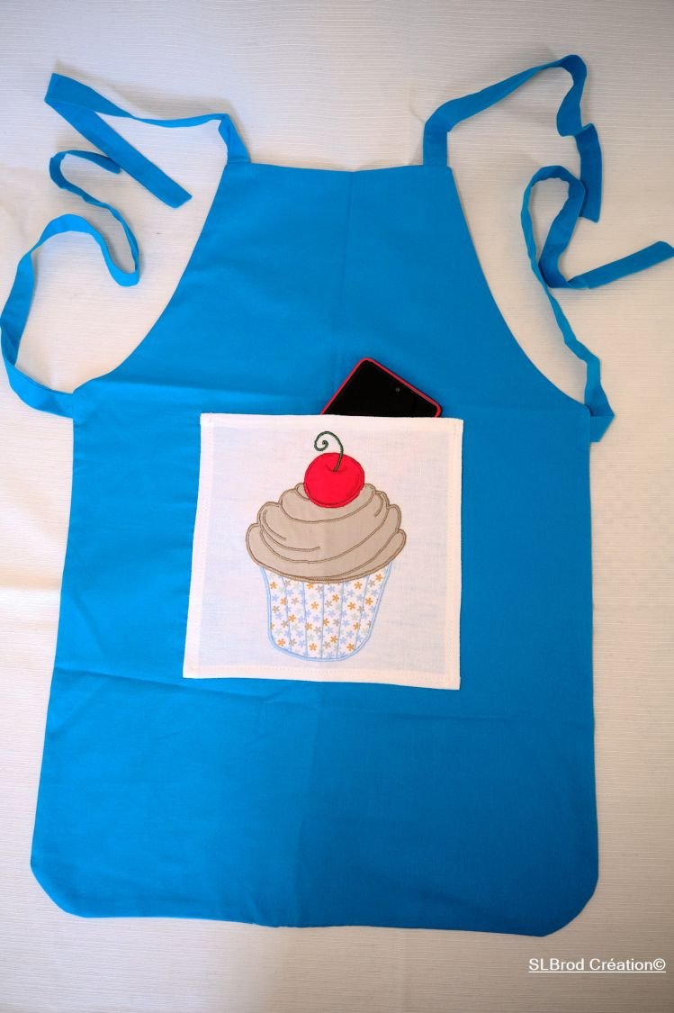 Bolo de avental infantil bordado