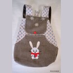 Mochila de criança bordada com lenço de coelho vermelho para personalizar