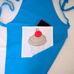 Bolo de avental infantil bordado